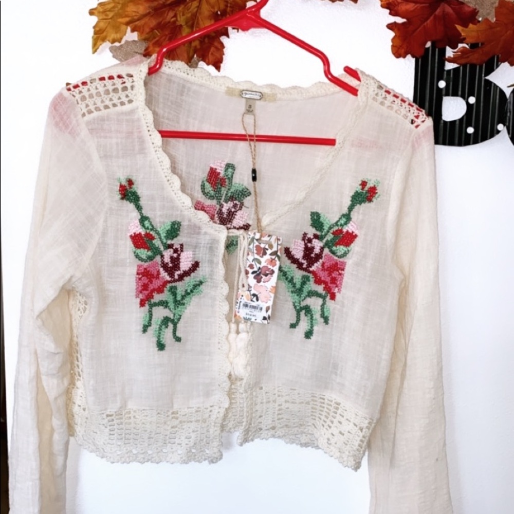 Gimmicks crop top.. From Buckle